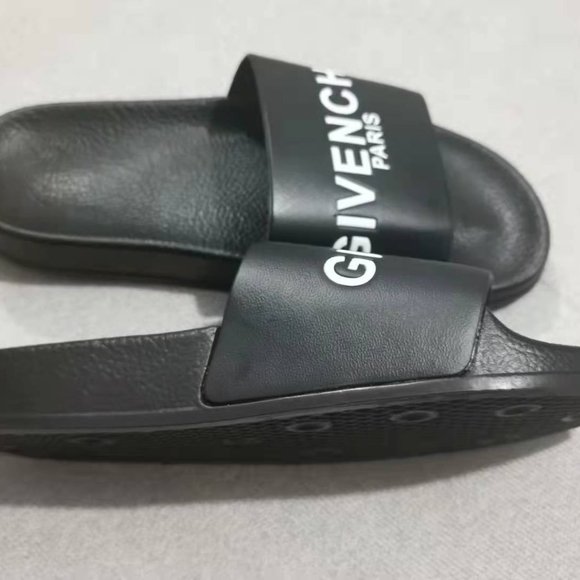 slippers - Picture 1 of 3